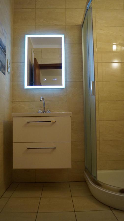 Apartment Sinko - Free Garage Parking, Central, 2 Bedrooms 4 Single Beds, Flexi Check-Out Budapest Eksteriør billede
