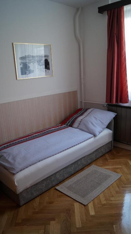 Apartment Sinko - Free Garage Parking, Central, 2 Bedrooms 4 Single Beds, Flexi Check-Out Budapest Eksteriør billede