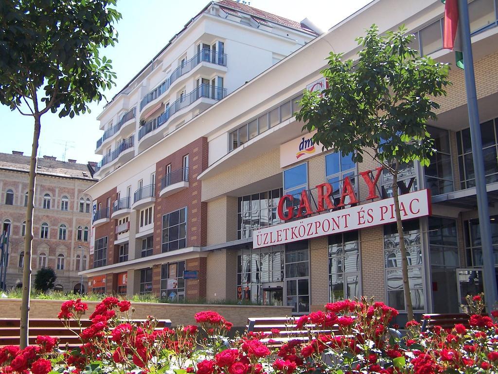 Apartment Sinko - Free Garage Parking, Central, 2 Bedrooms 4 Single Beds, Flexi Check-Out Budapest Eksteriør billede