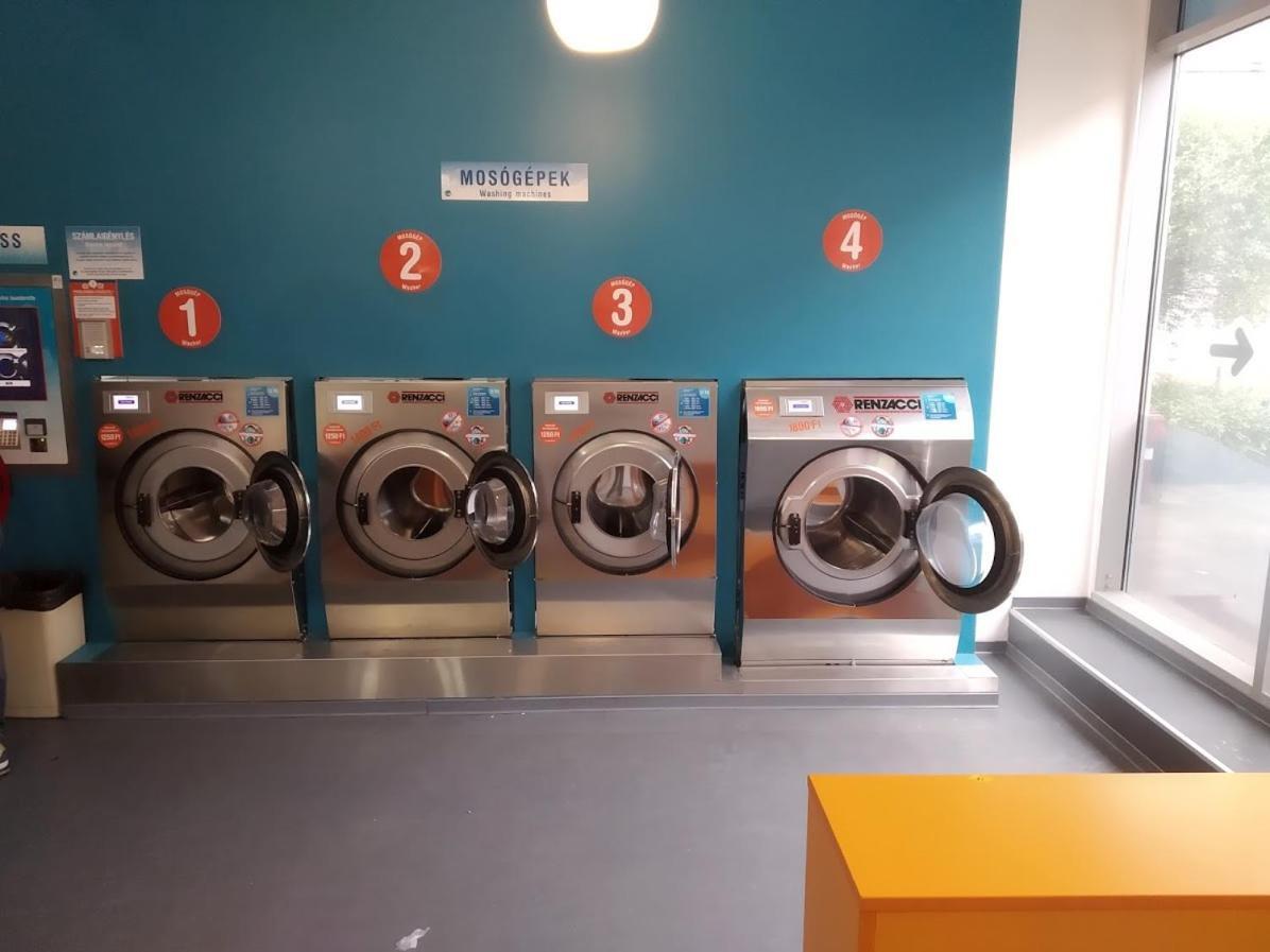 Apartment Sinko - Free Garage Parking, Central, 2 Bedrooms 4 Single Beds, Flexi Check-Out Budapest Eksteriør billede
